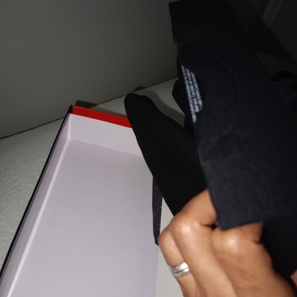 Tommy Hilfiger Jogger Set - Picture 3 of 8